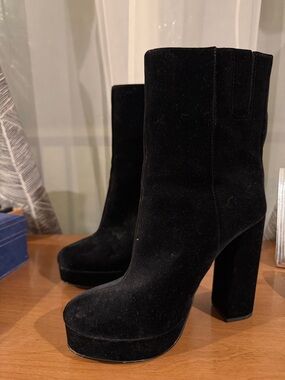 Who What Wear Black Suede Platform Block-Heel Ankle Boots